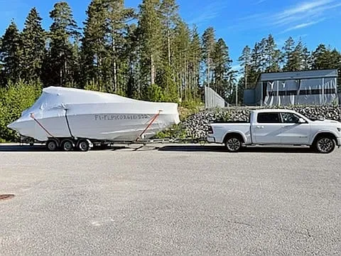 Cabin cruisers and day boats, door-to-door.